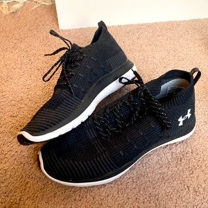 Under armor tennis shoes